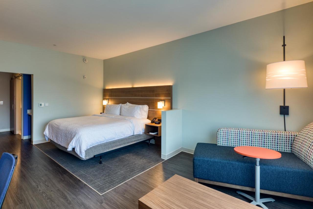 Holiday Inn Express & Suites - Charlotte - South End By Ihg Εξωτερικό φωτογραφία