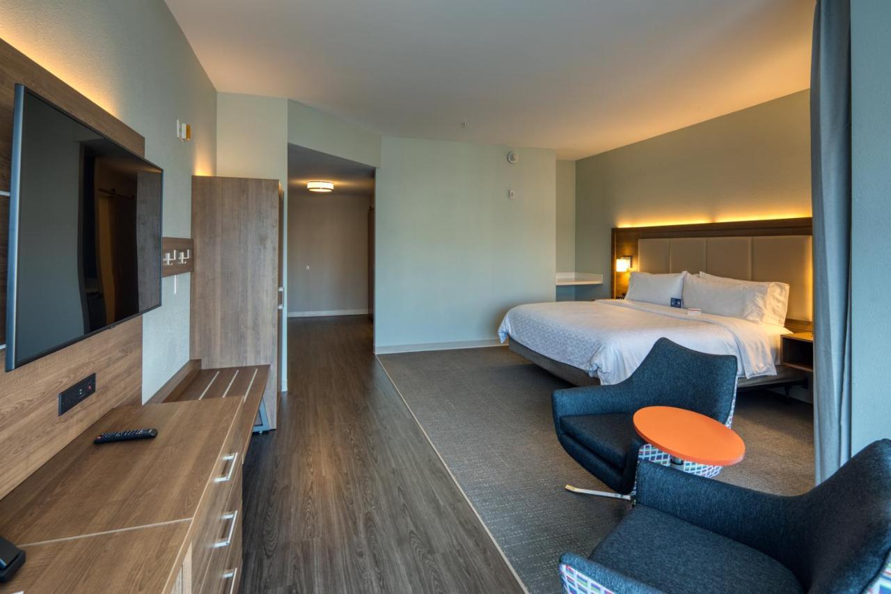 Holiday Inn Express & Suites - Charlotte - South End By Ihg Εξωτερικό φωτογραφία