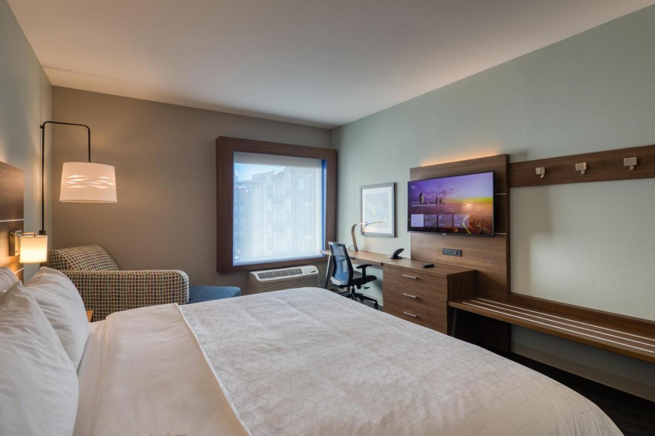 Holiday Inn Express & Suites - Charlotte - South End By Ihg Εξωτερικό φωτογραφία