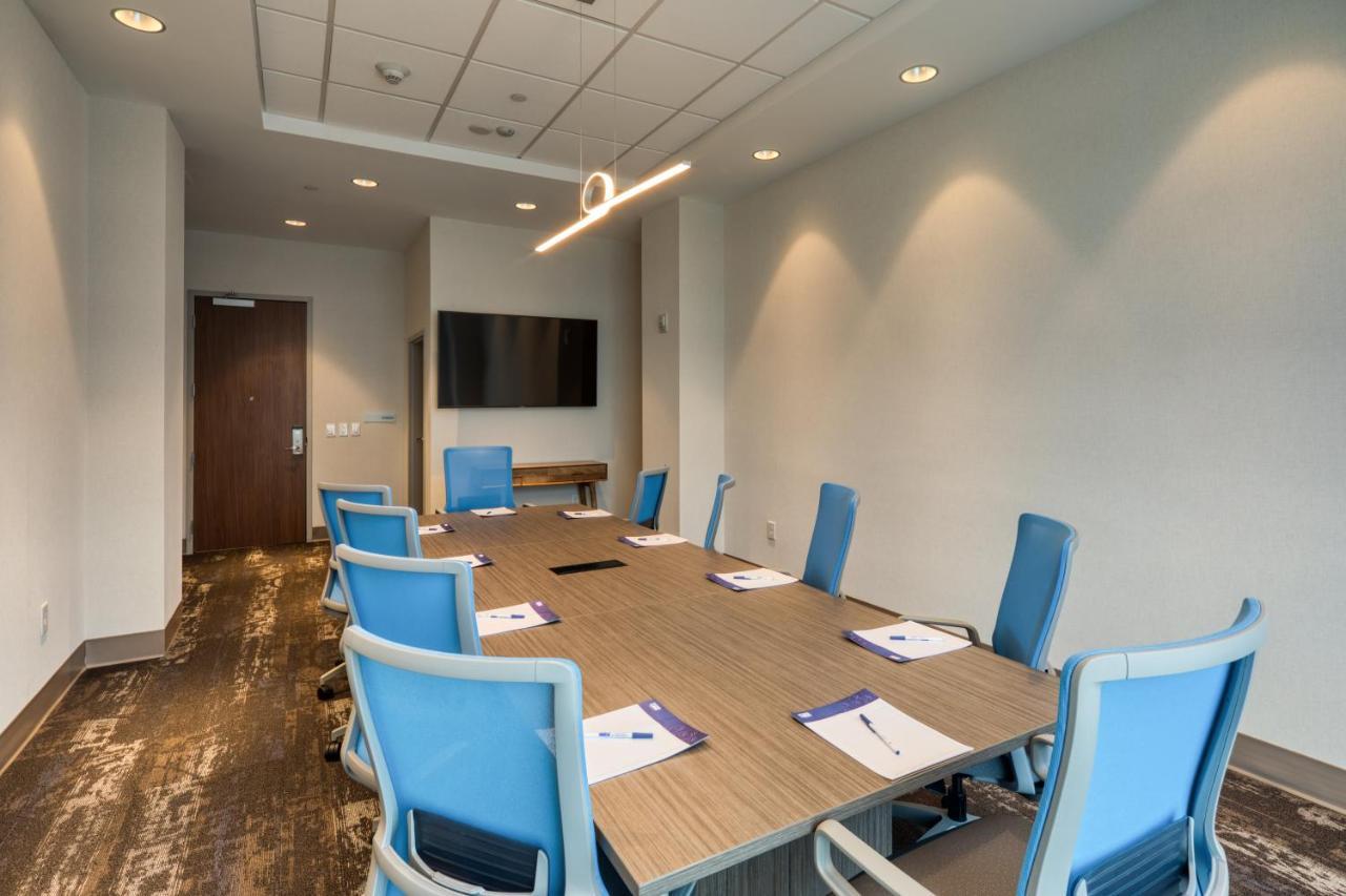 Holiday Inn Express & Suites - Charlotte - South End By Ihg Εξωτερικό φωτογραφία