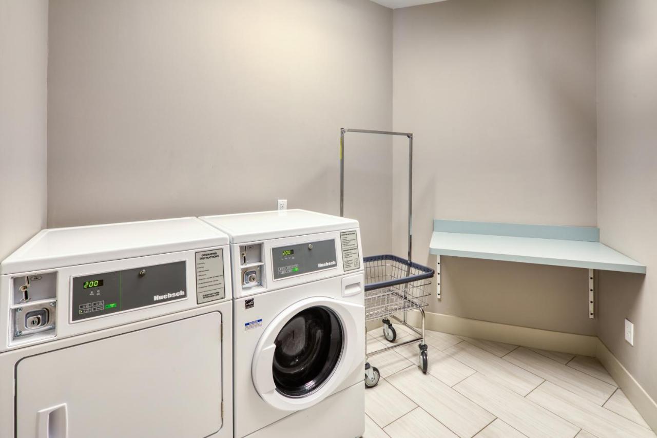 Holiday Inn Express & Suites - Charlotte - South End By Ihg Εξωτερικό φωτογραφία