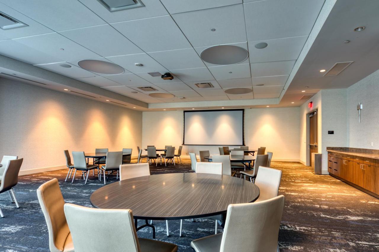 Holiday Inn Express & Suites - Charlotte - South End By Ihg Εξωτερικό φωτογραφία