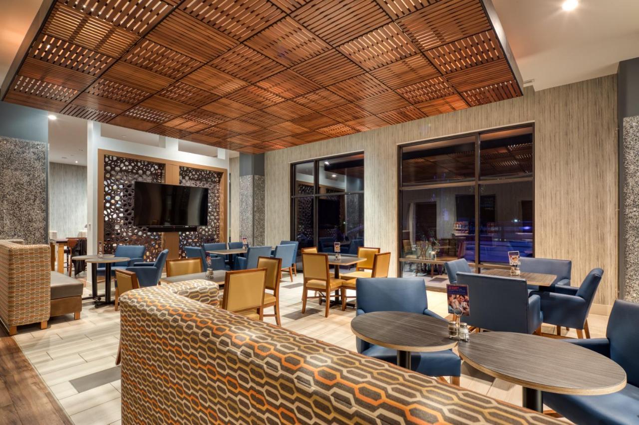 Holiday Inn Express & Suites - Charlotte - South End By Ihg Εξωτερικό φωτογραφία